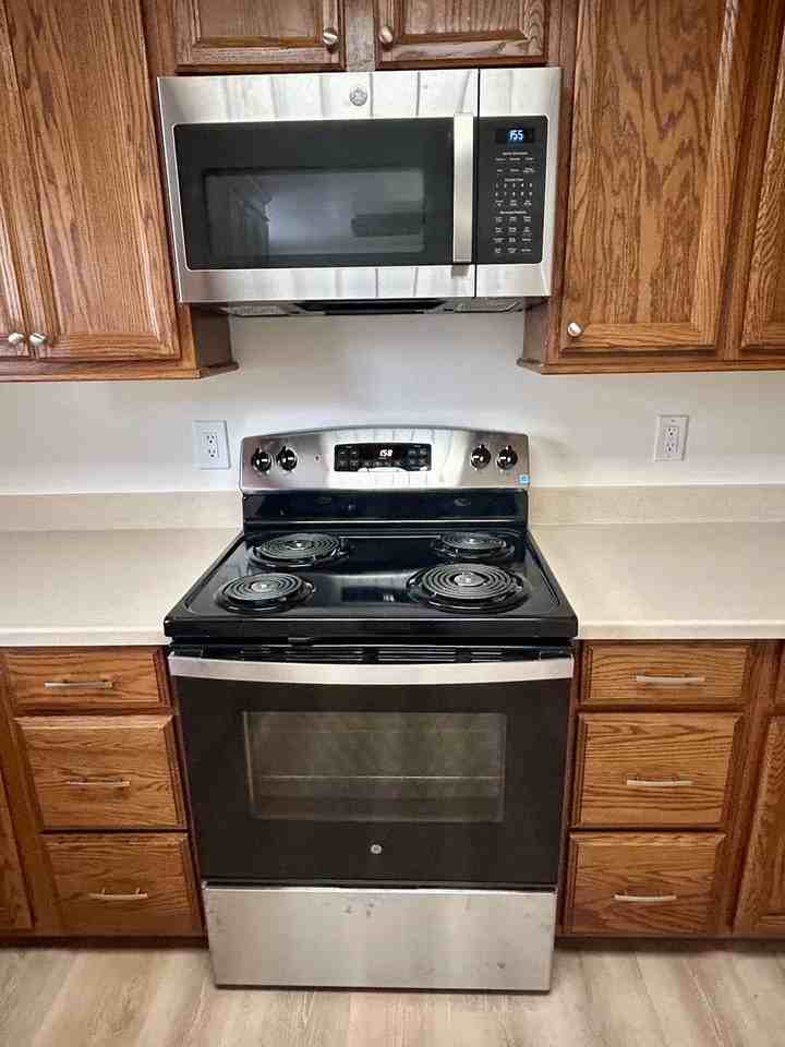 4227 Veronica Ave - Photo 4 of 20
