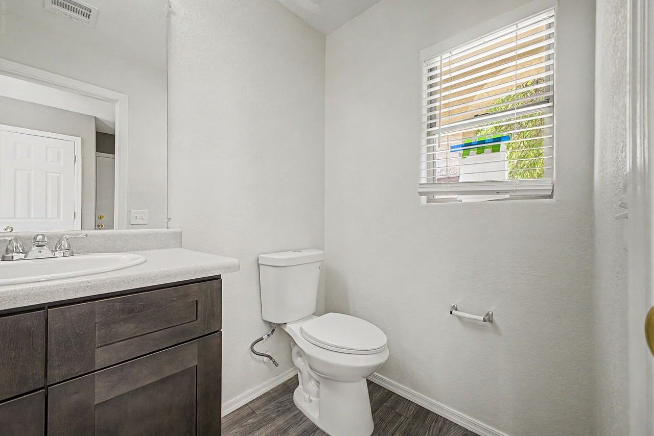 6451 W Branham Ln - Photo 7 of 14
