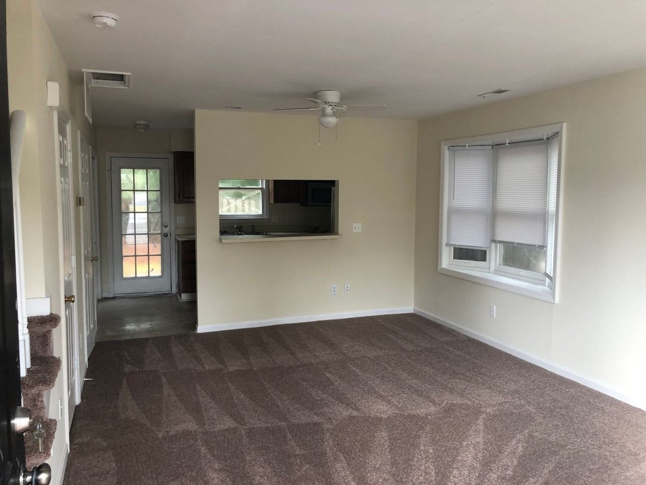 2226 Yaupon Dr - Photo 2 of 5
