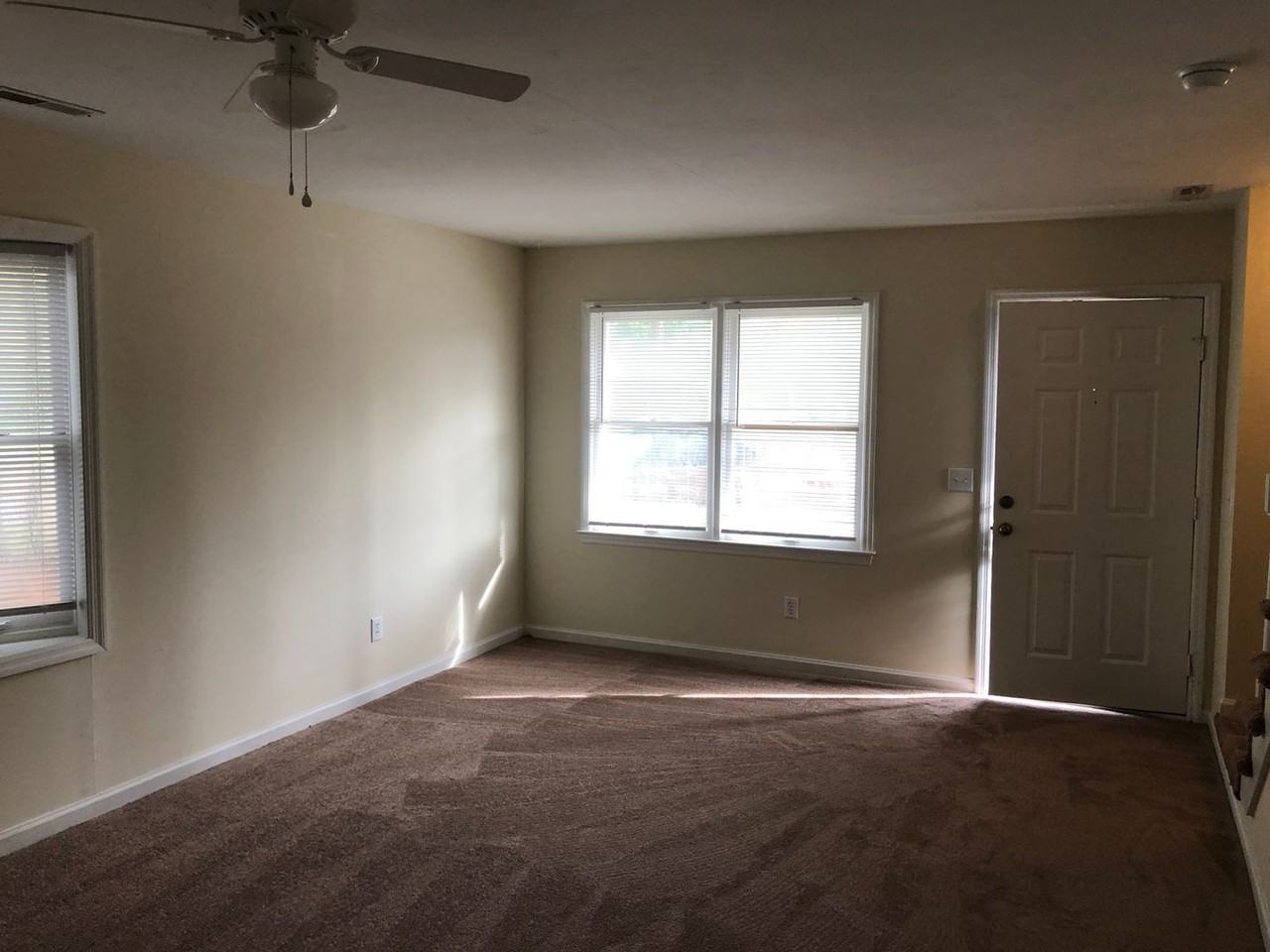 2226 Yaupon Dr - Photo 3 of 5