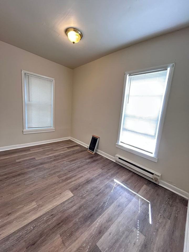 9 E Lee St - Photo 2 of 11