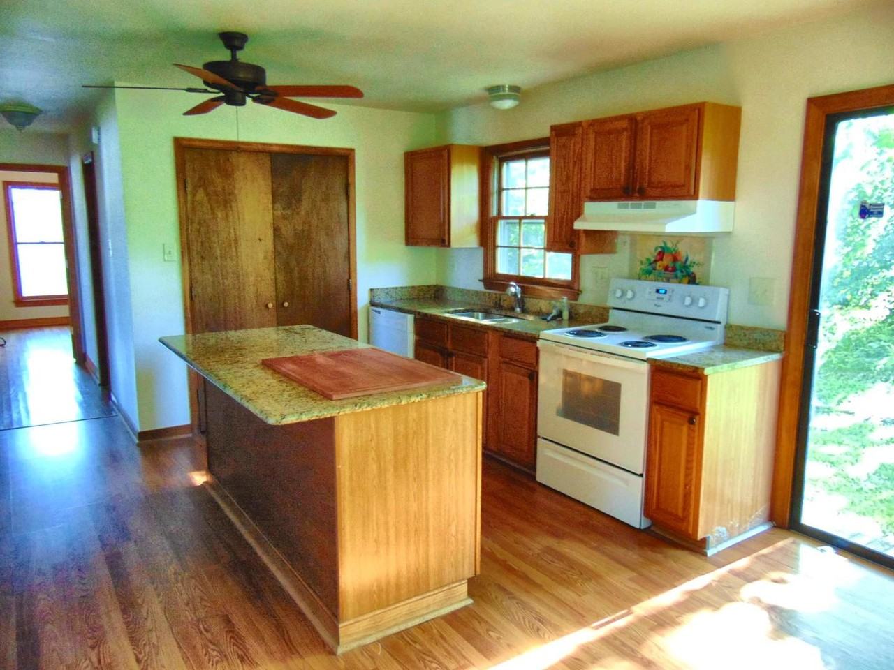 4903 Goddin Cir - Photo 4 of 8