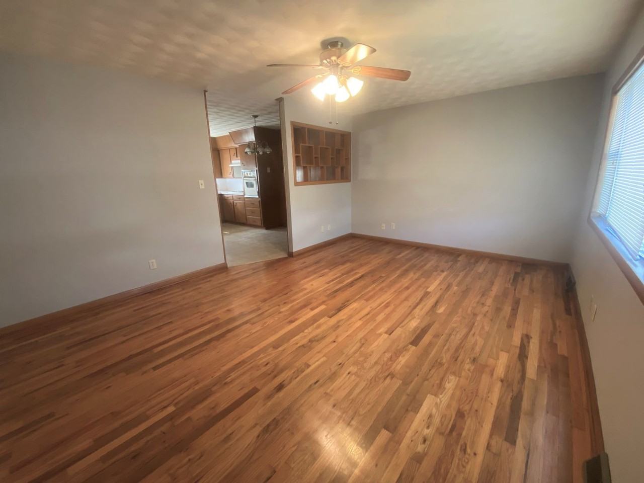 837 S Link Ave - Photo 2 of 8