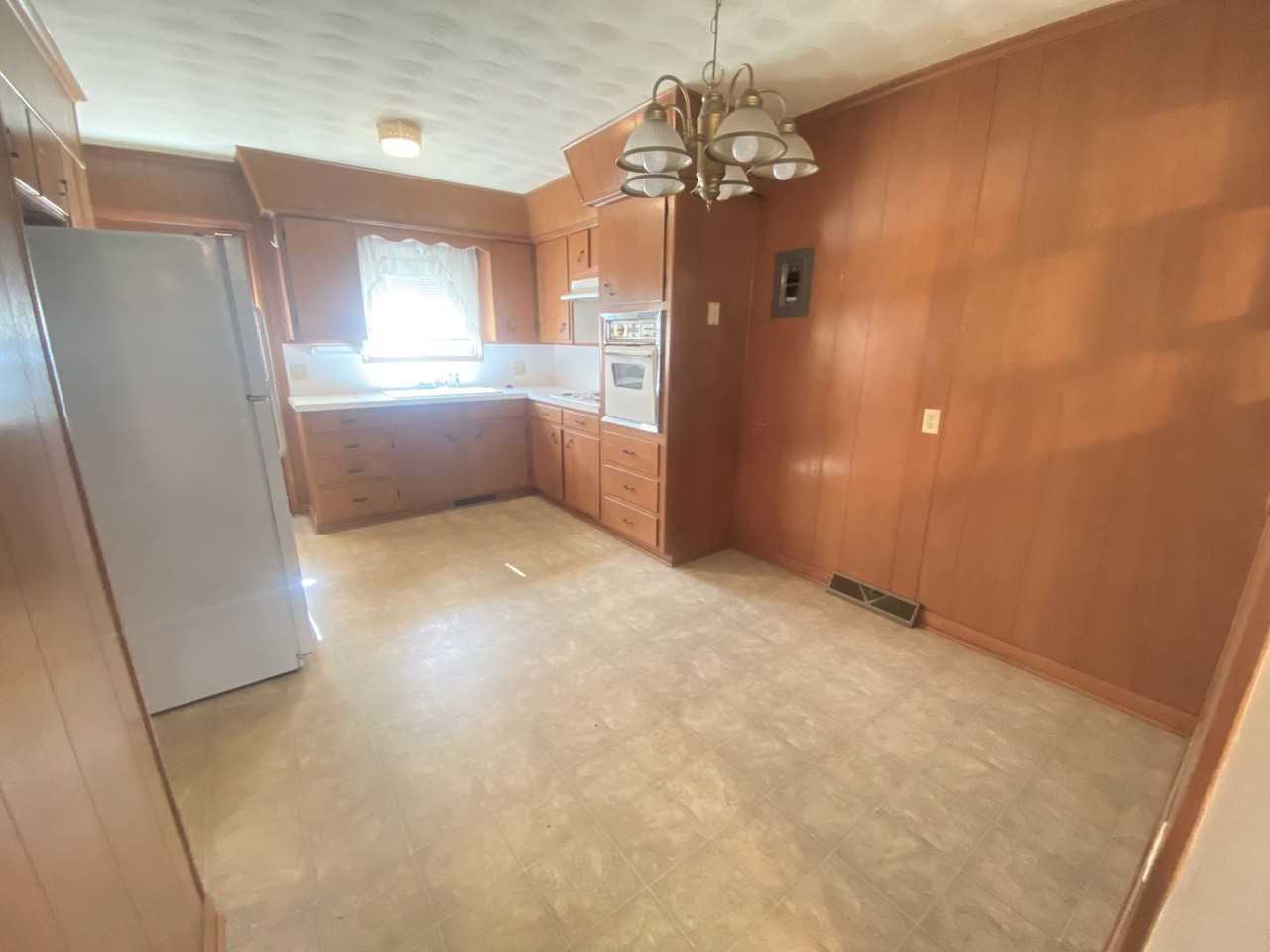 837 S Link Ave - Photo 3 of 8