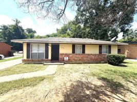 featured image of 6040 Eric Ln