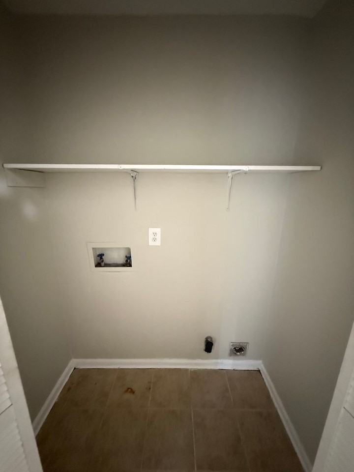 6040 Eric Ln - Photo 6 of 13