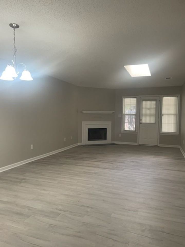 203 Kitts Dr - Photo 4 of 19