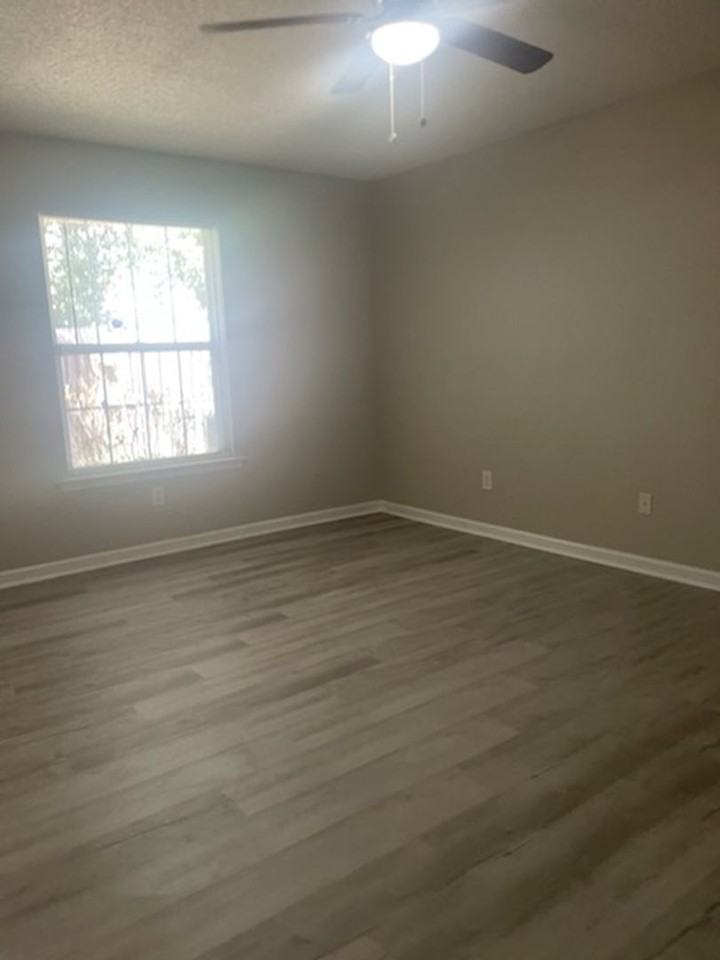 203 Kitts Dr - Photo 5 of 19