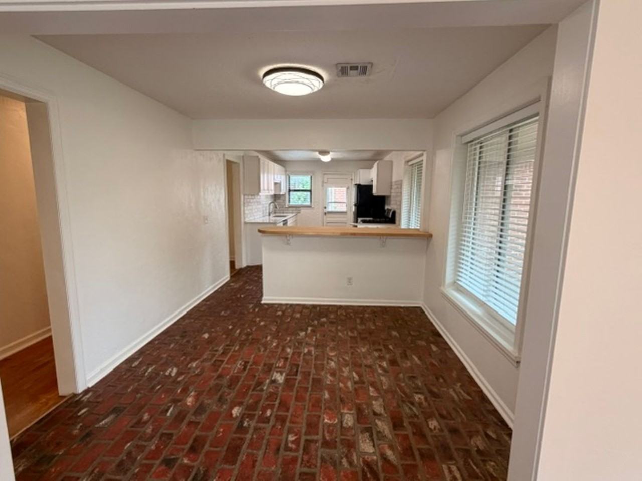 3200 Nw 42nd St - Photo 4 of 19