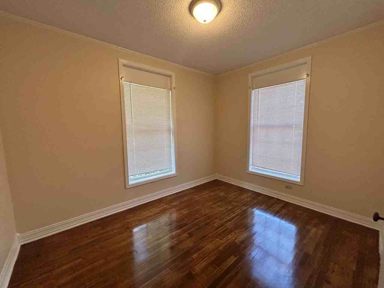 2139 Andrews Ave #2 - Photo 4 of 6