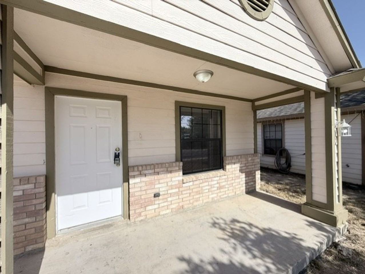 4515 Elizabeth - Photo 2 of 21
