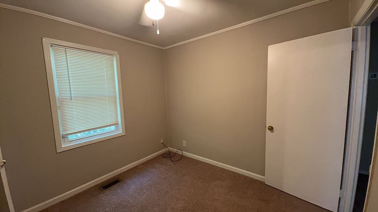 1095 Foster Cir - Photo 7 of 12