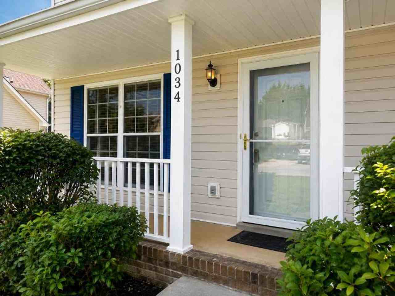 1034 Persimmon Ct - Photo 2 of 26