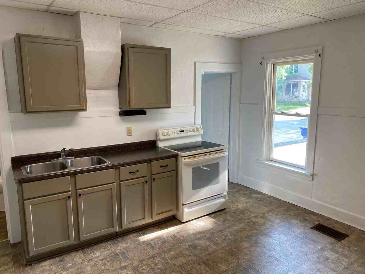 719 S 3rd Ave - Photo 2 of 21