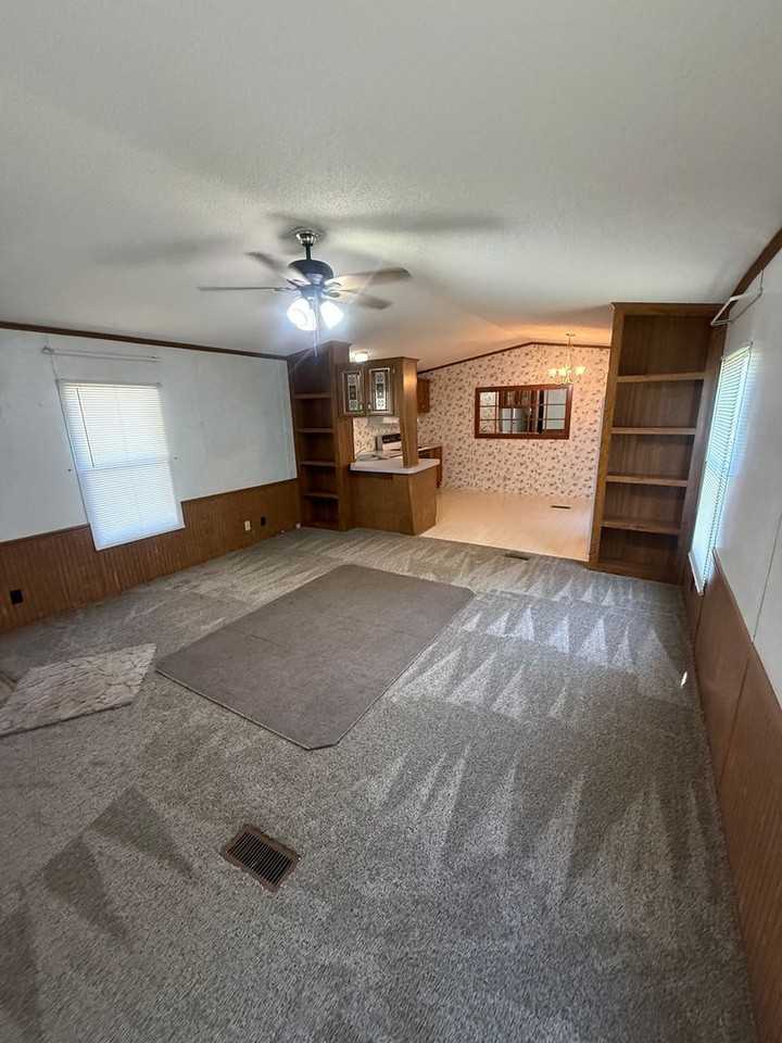 823 Cassie St - Photo 4 of 18