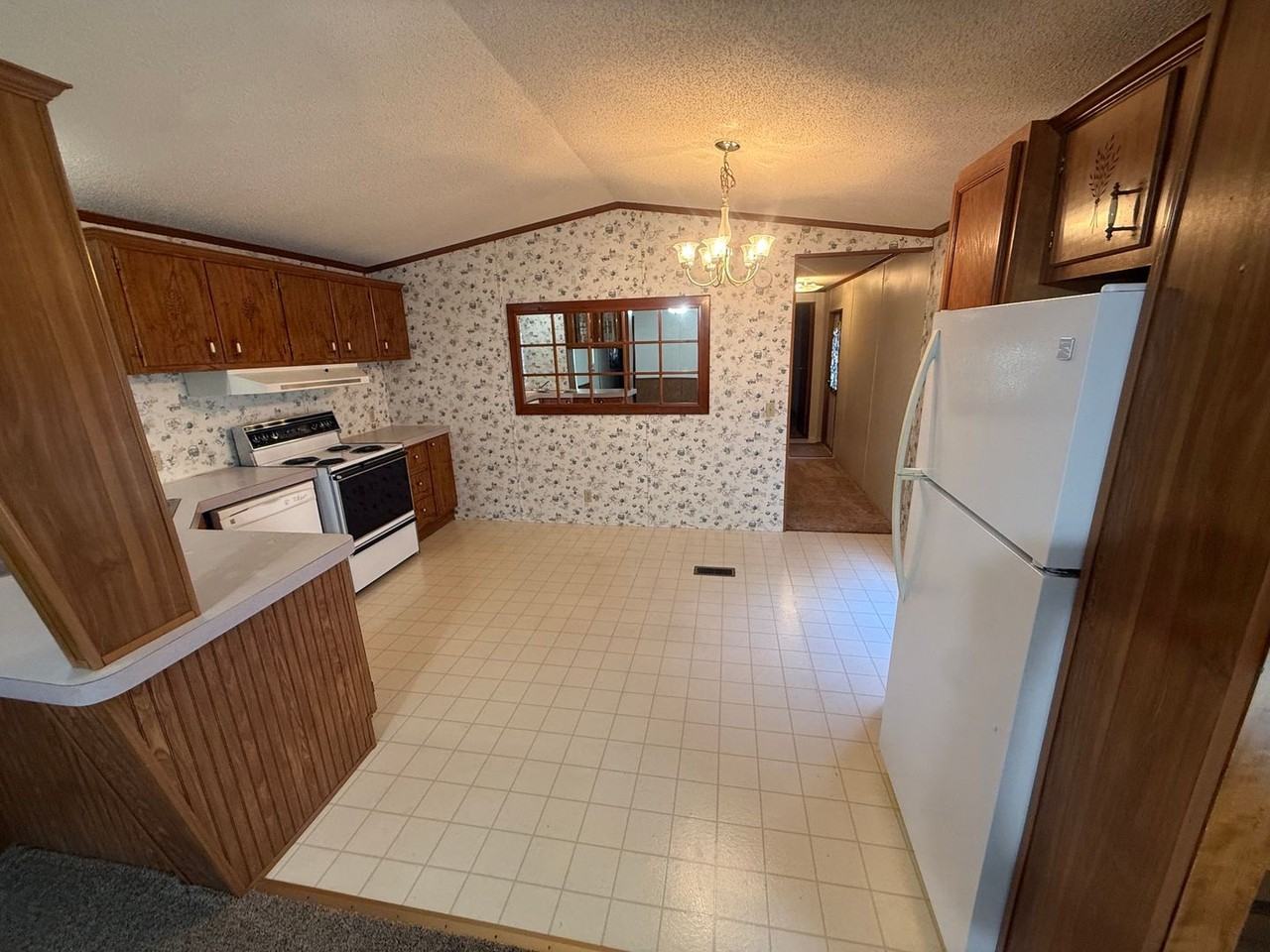 823 Cassie St - Photo 5 of 18