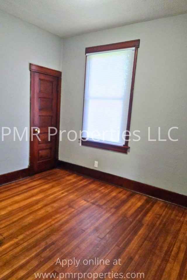 3406 N 28th Ave - Photo 6 of 9