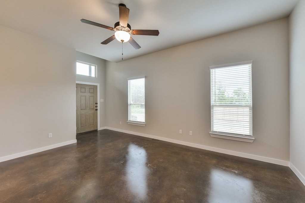 4052 Shiloh Ct - Photo 2 of 15