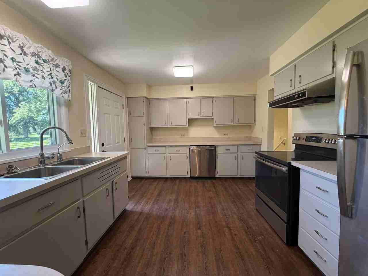 3737 W Howell Rd - Photo 6 of 16