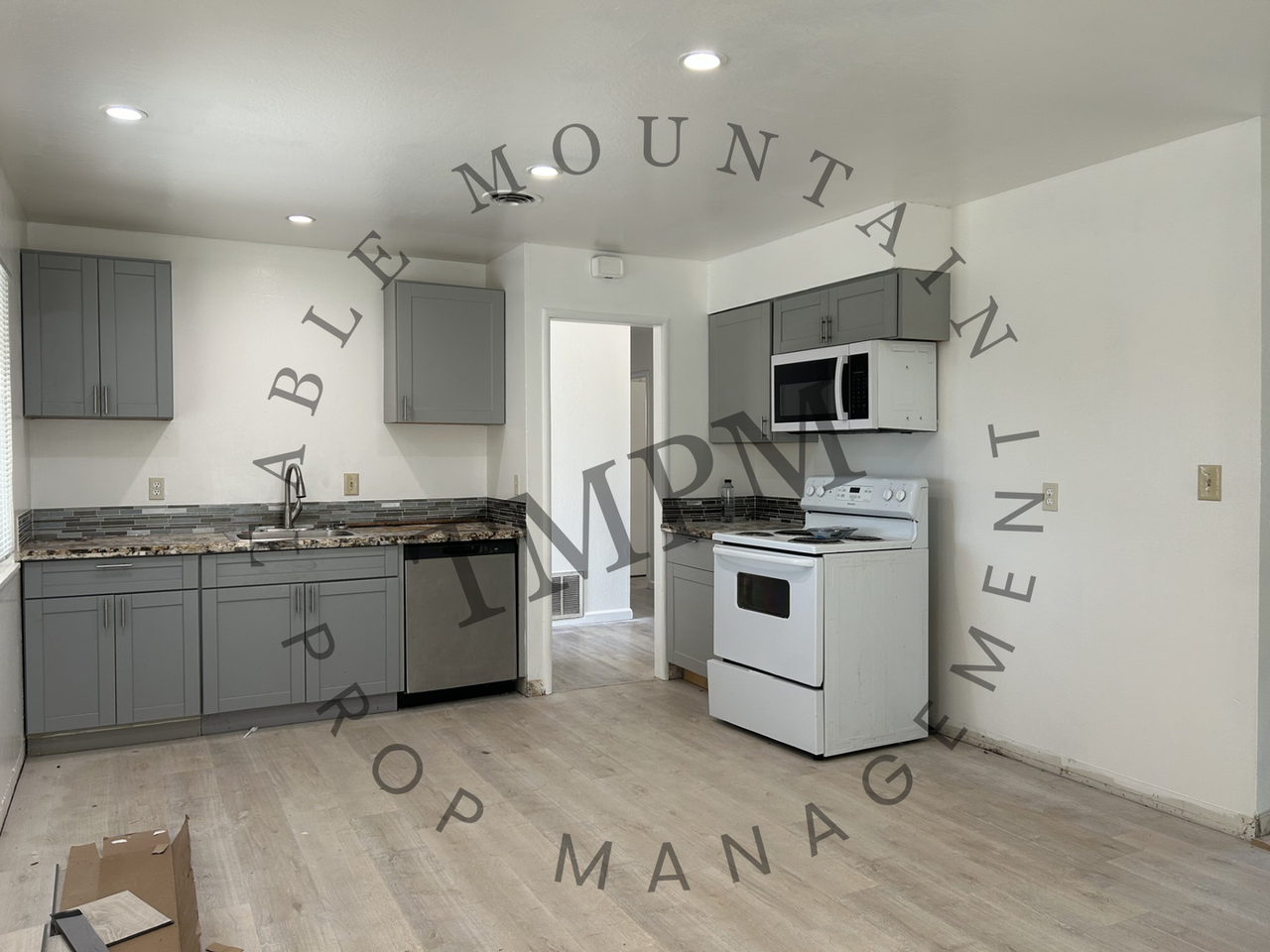 2262 Las Plumas Ave - Photo 4 of 8