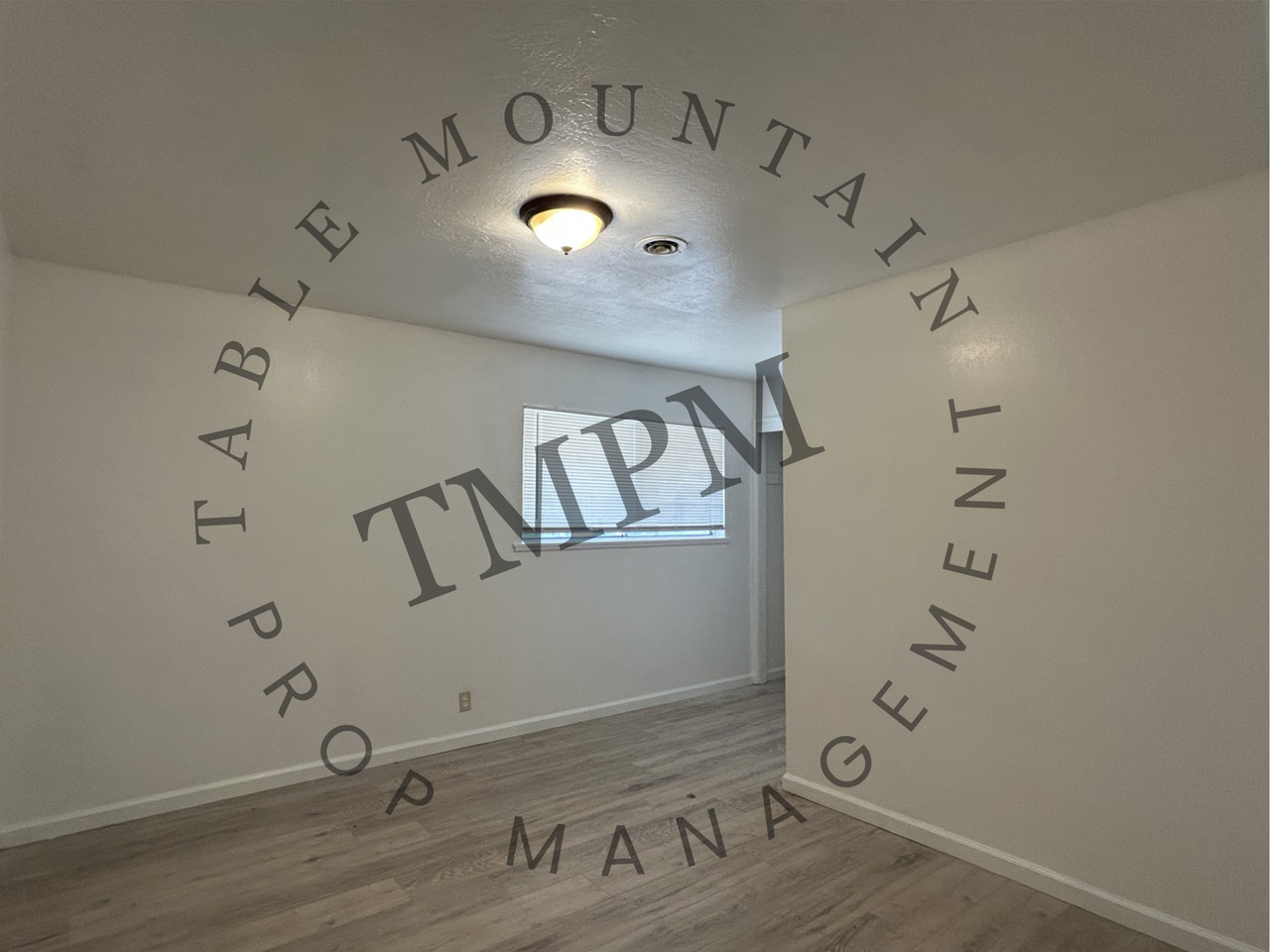 2262 Las Plumas Ave - Photo 6 of 8