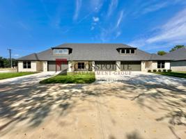 featured image of 2408 Henshaw Creek Dr #102