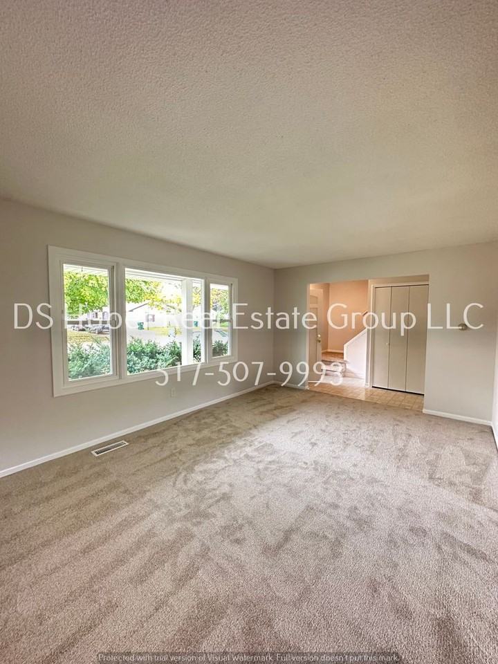 3501 Sandhurst Dr - Photo 4 of 27