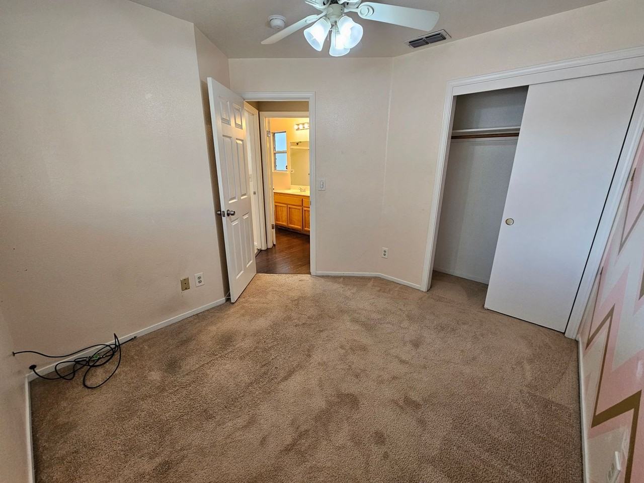 221 Rector Ln - Photo 7 of 30