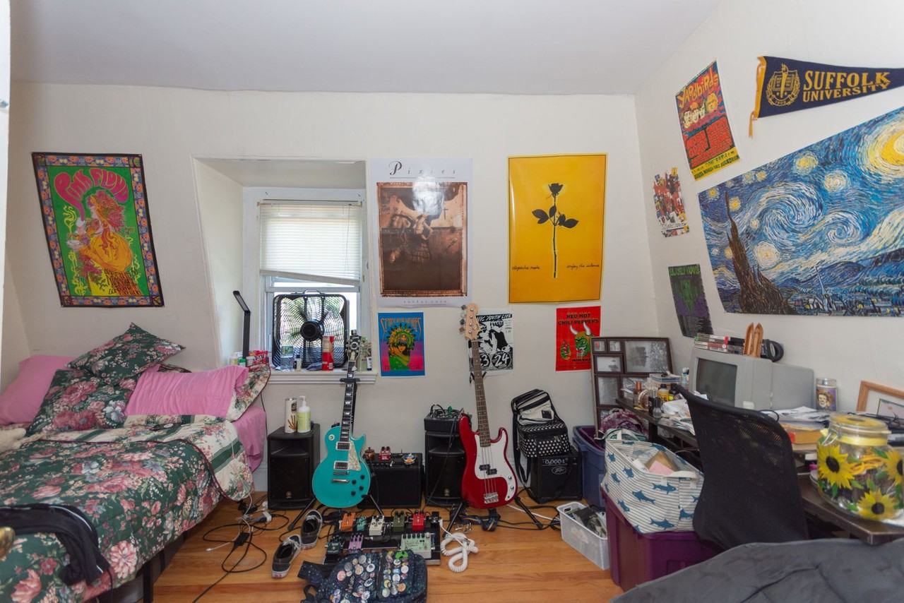 121 Franklin St - Photo 7 of 9