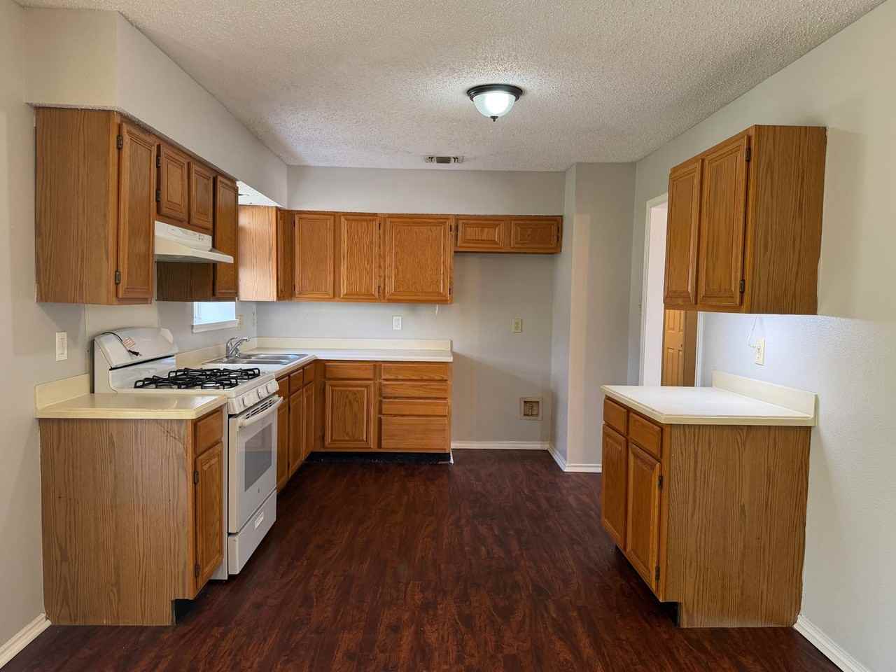 5203 Village Row - Photo 7 of 19