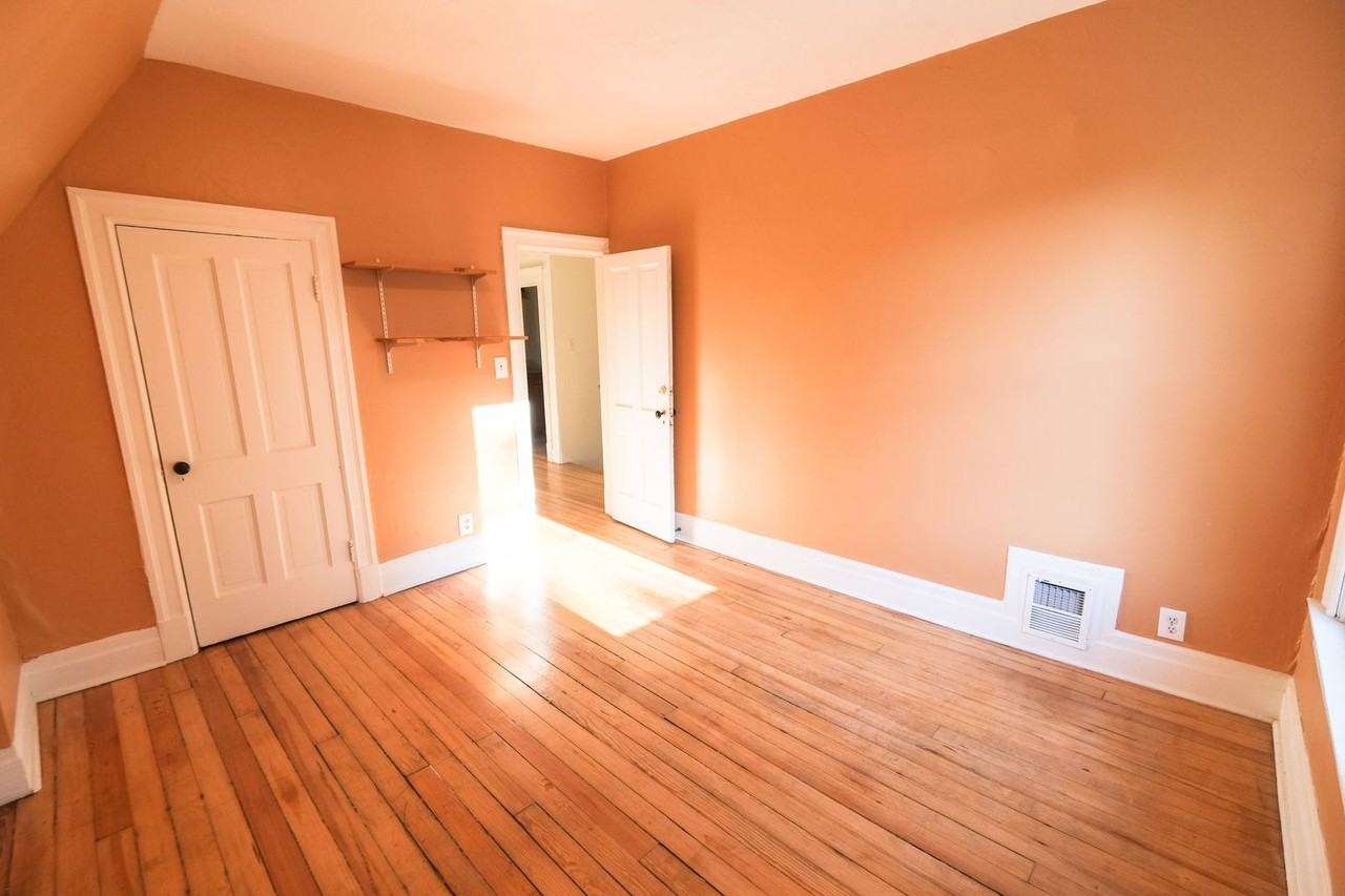 1535 Saint Paul St - Photo 2 of 26