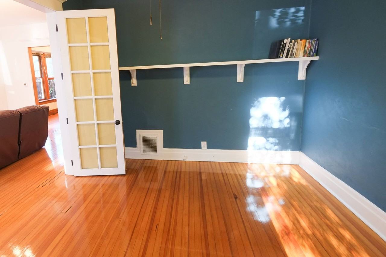 1535 Saint Paul St - Photo 3 of 26