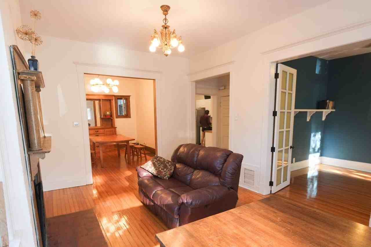 1535 Saint Paul St - Photo 4 of 26