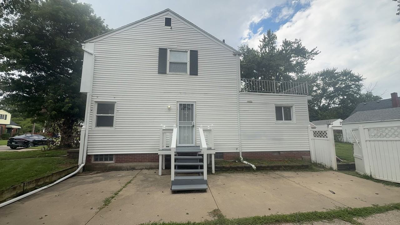 2206 Dundee St - Photo 2 of 30