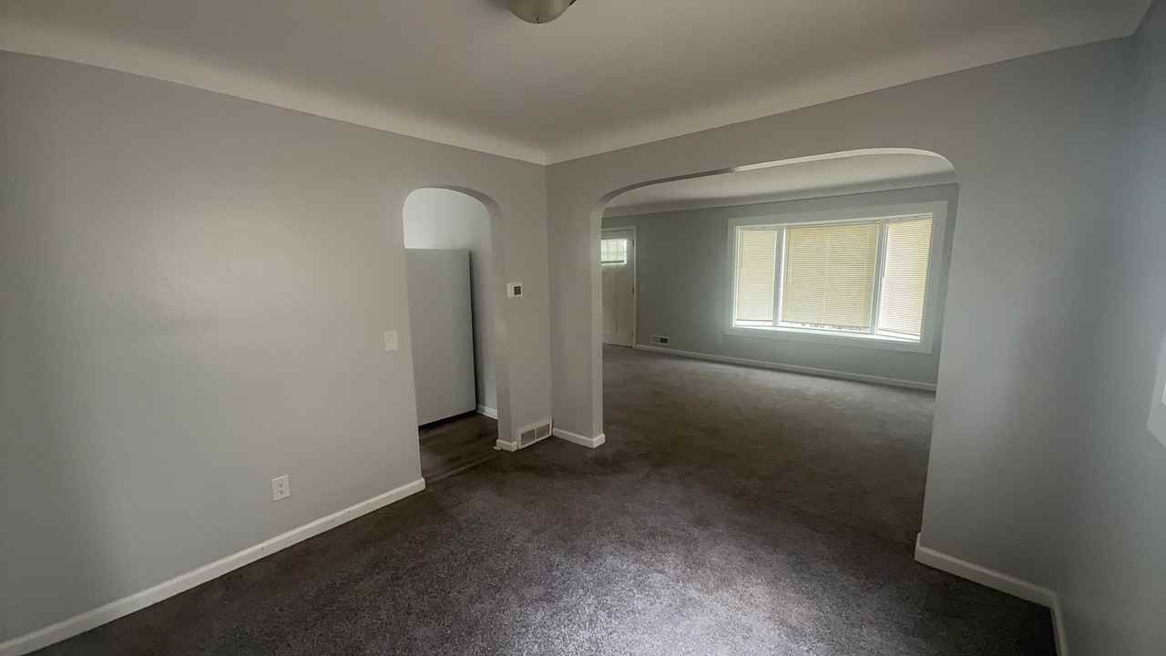 2206 Dundee St - Photo 6 of 30