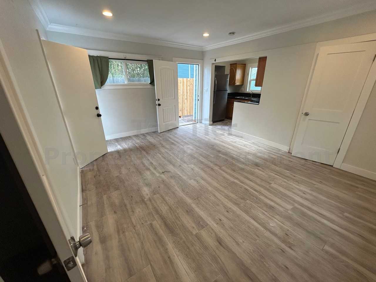 2945 Kalmia St - Photo 3 of 15