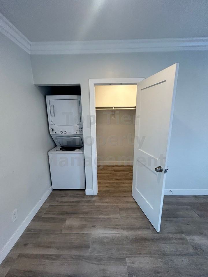 2945 Kalmia St - Photo 5 of 15