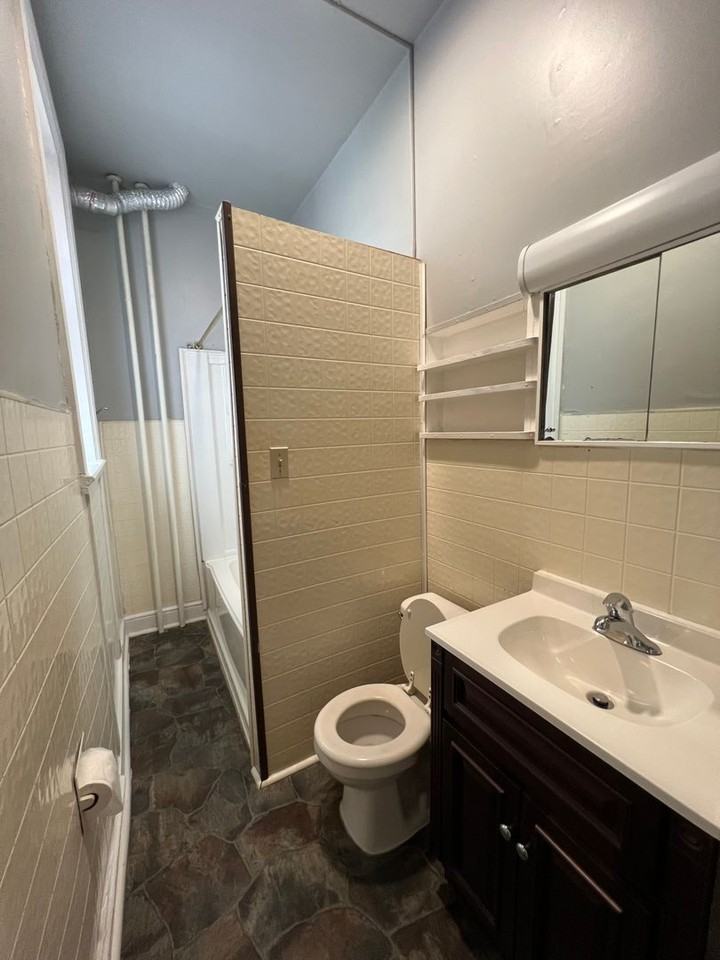 544 W Chestnut St - Photo 7 of 13