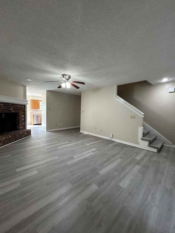 7037 N Fisk Ct - Photo 3 of 20