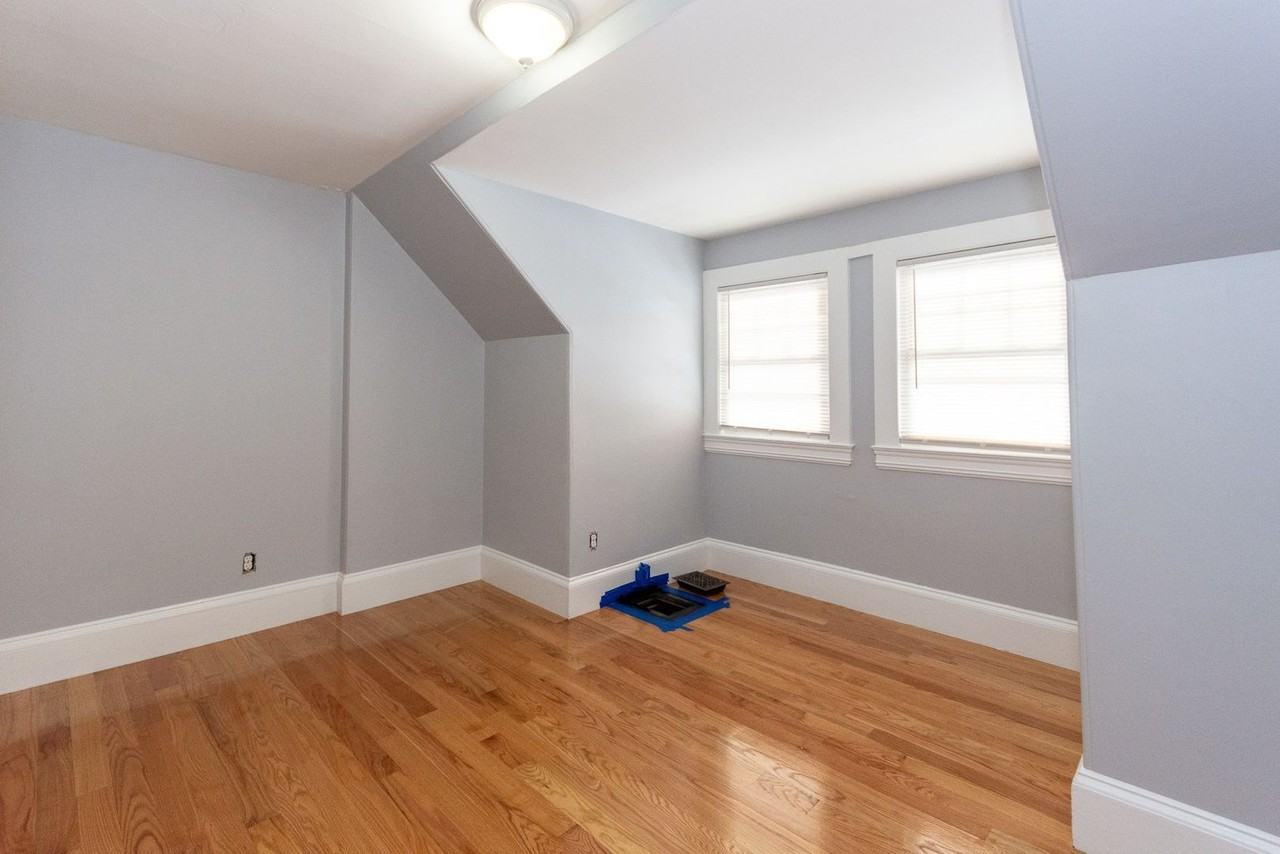 111 Franklin St - Photo 2 of 20