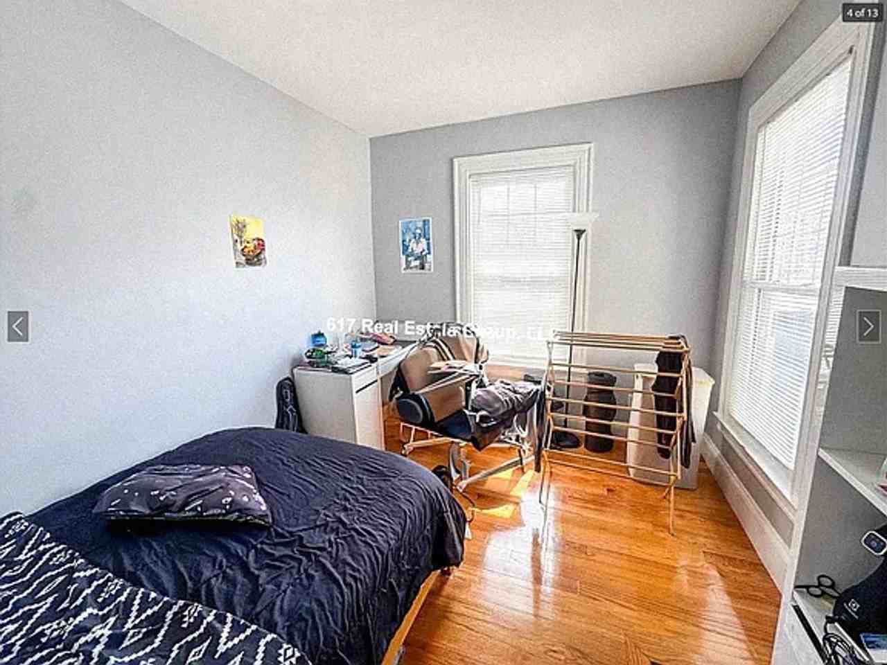 111 Franklin St - Photo 7 of 20