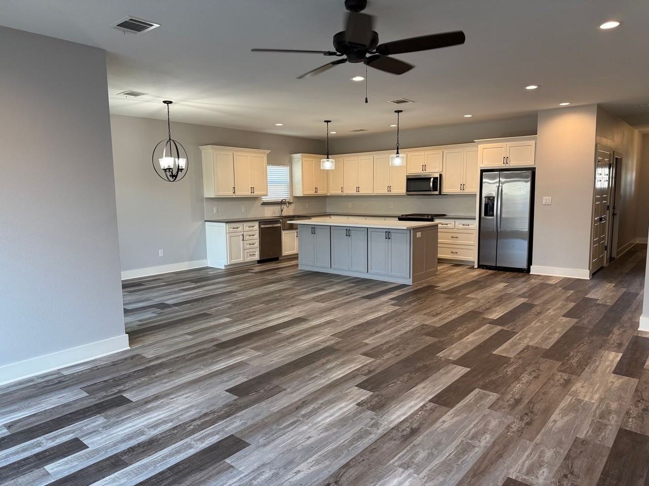 4906 Dry Creek Rd - Photo 4 of 21