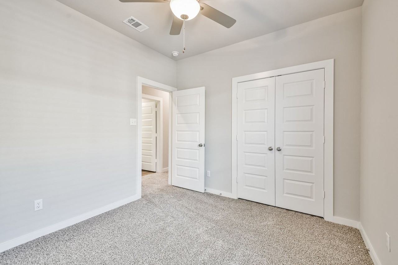 9800 Grosbeak Ln - Photo 5 of 37
