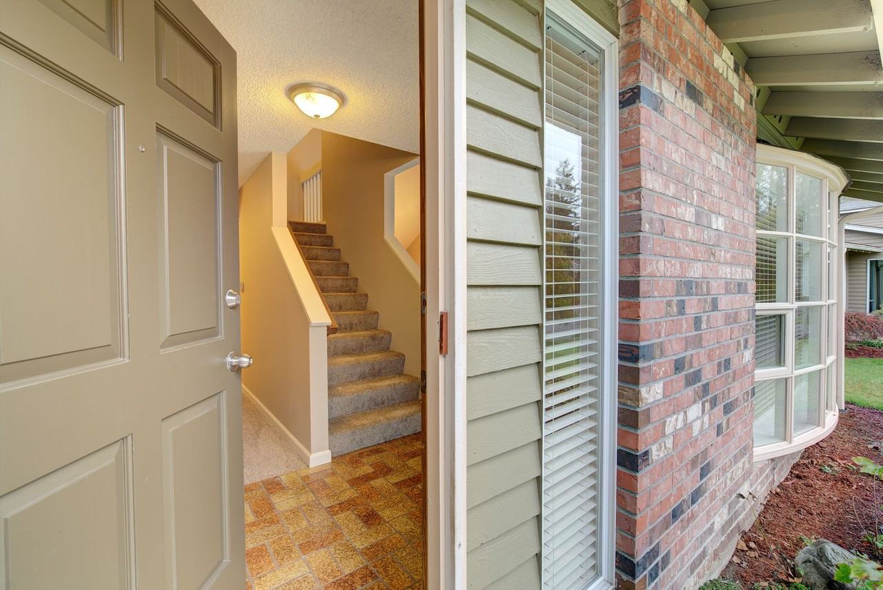 16611 Ne 48th Ct - Photo 2 of 25