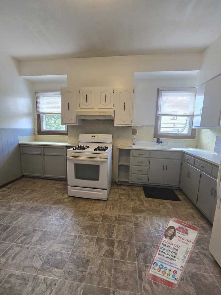 Elm St & Pulaski St #2 - Photo 3 of 5
