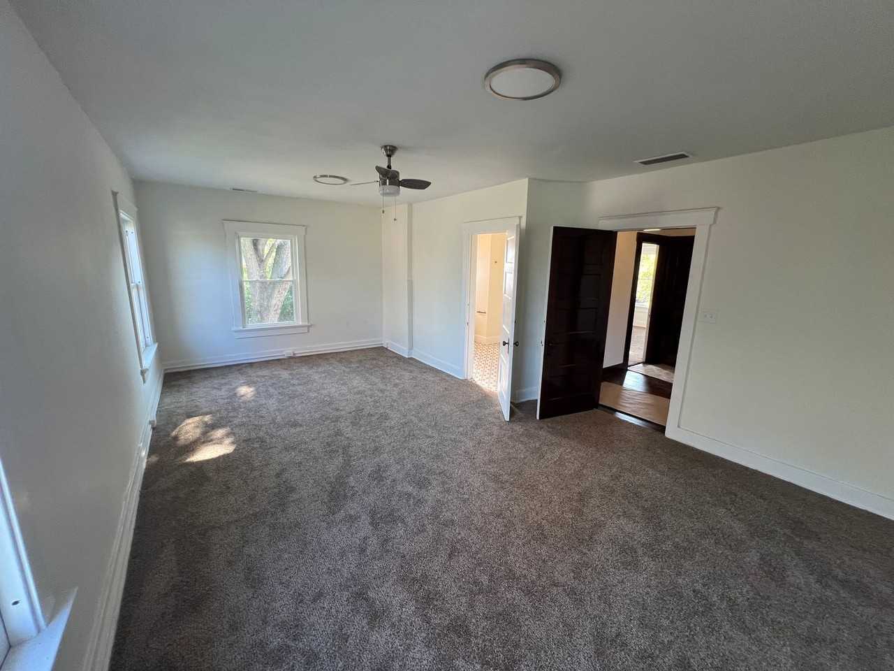 416 N Conover St - Photo 7 of 27