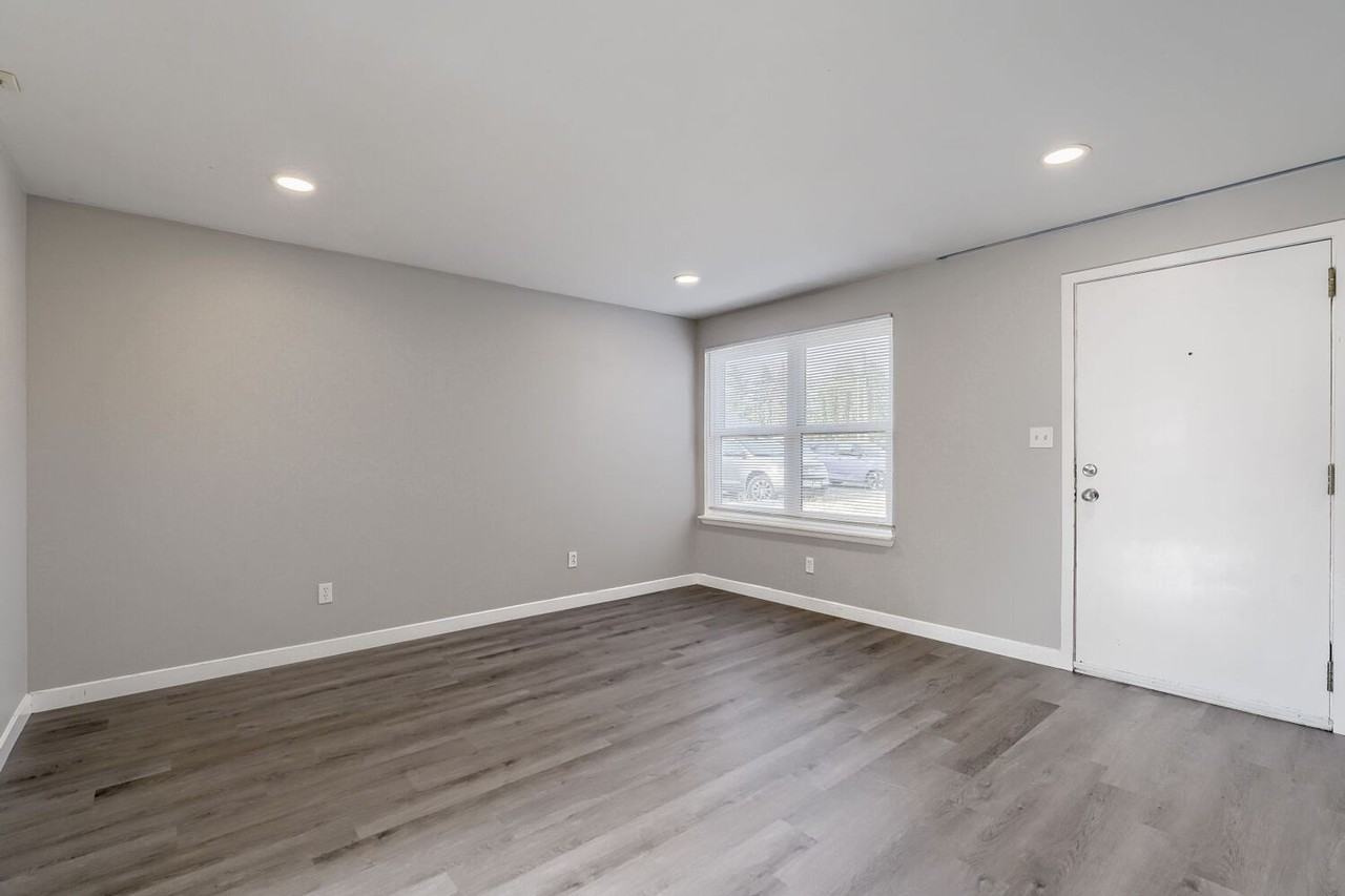 10607 Kendrick St Sw #04 - Photo 5 of 11