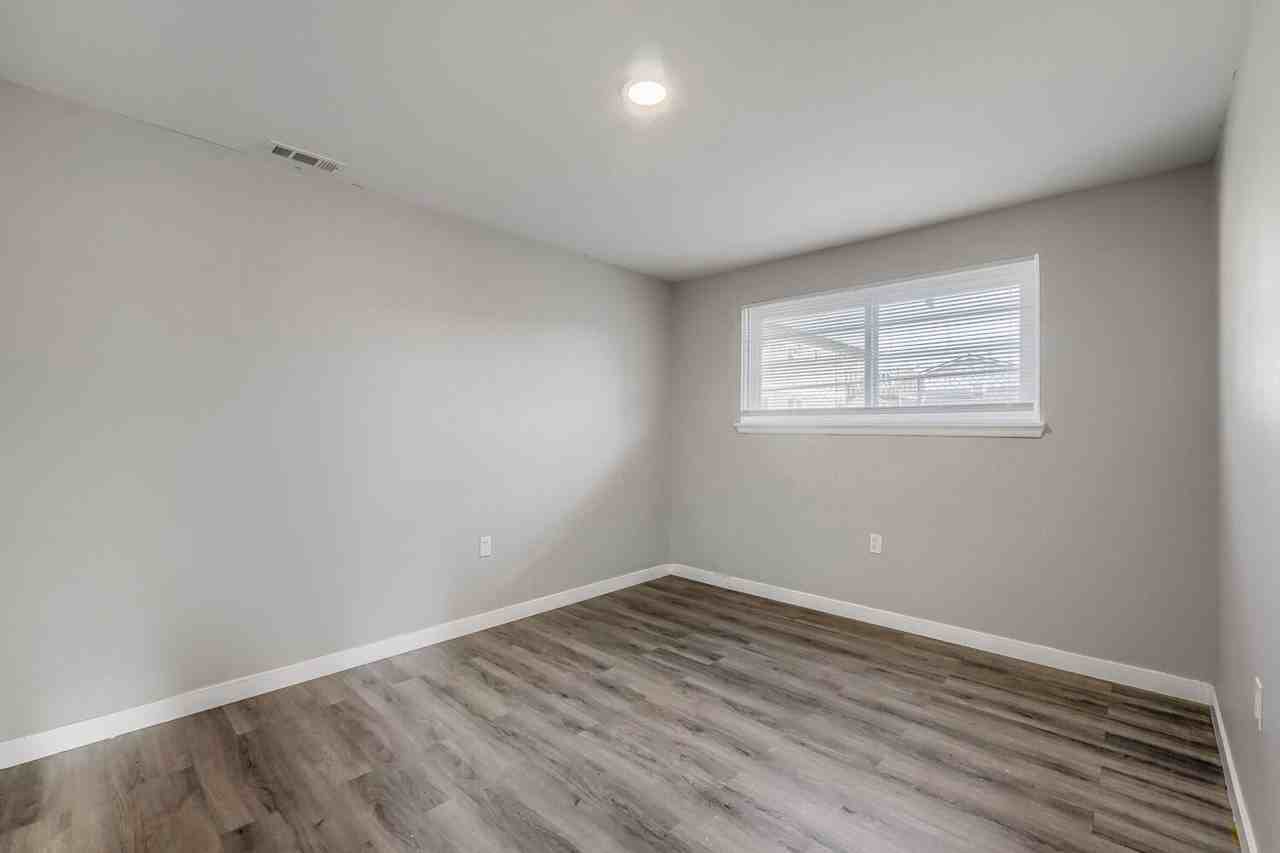 10607 Kendrick St Sw #04 - Photo 6 of 11