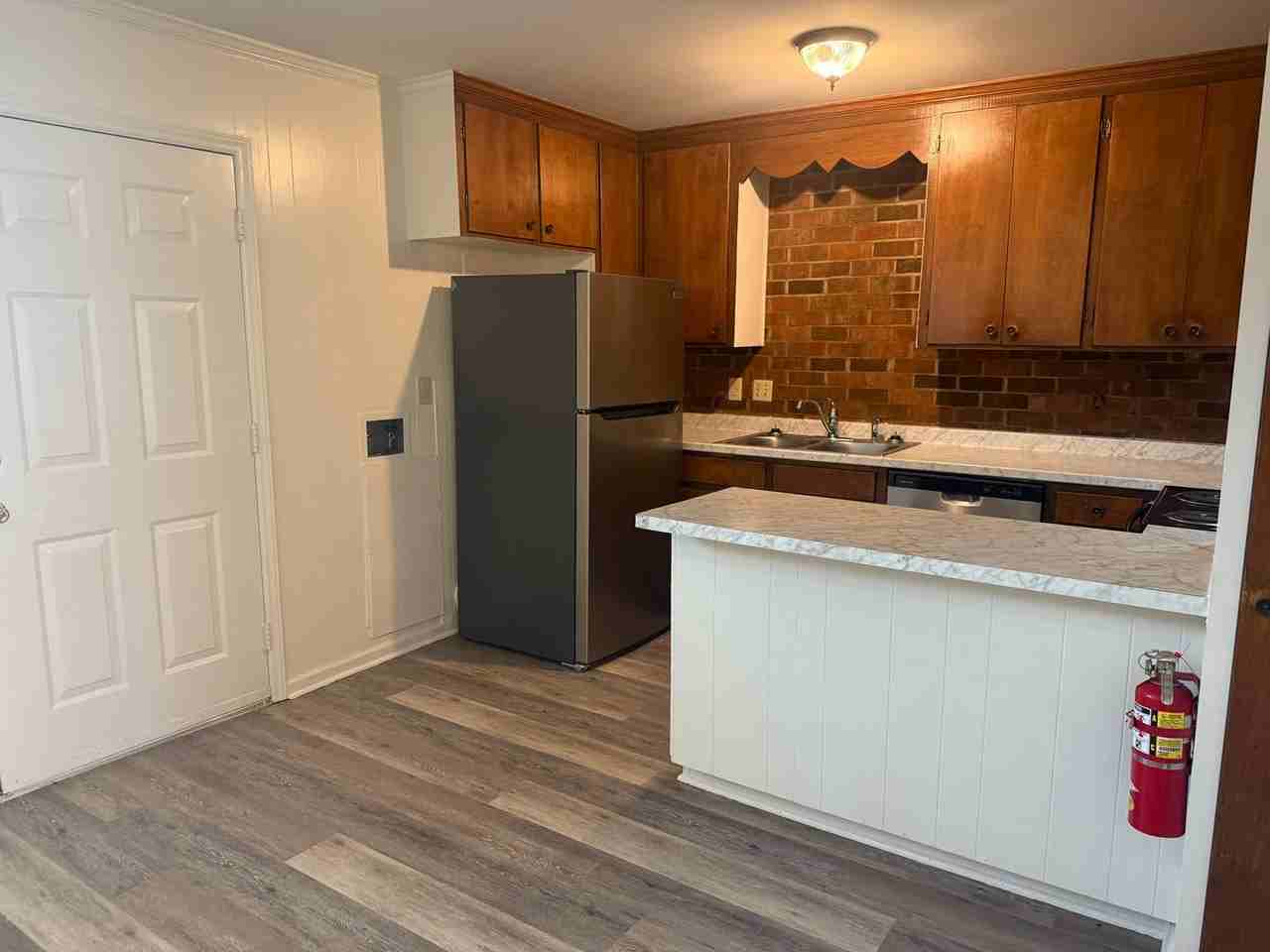 1723 E Cone Blvd Apt G - Photo 6 of 15