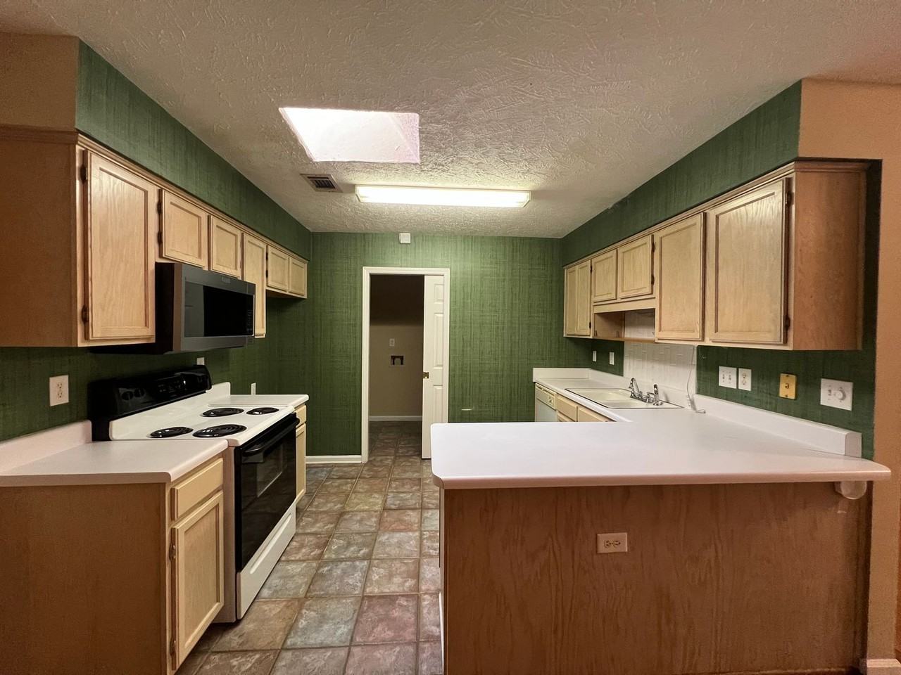 1706 Meadow Oak Ct - Photo 5 of 14